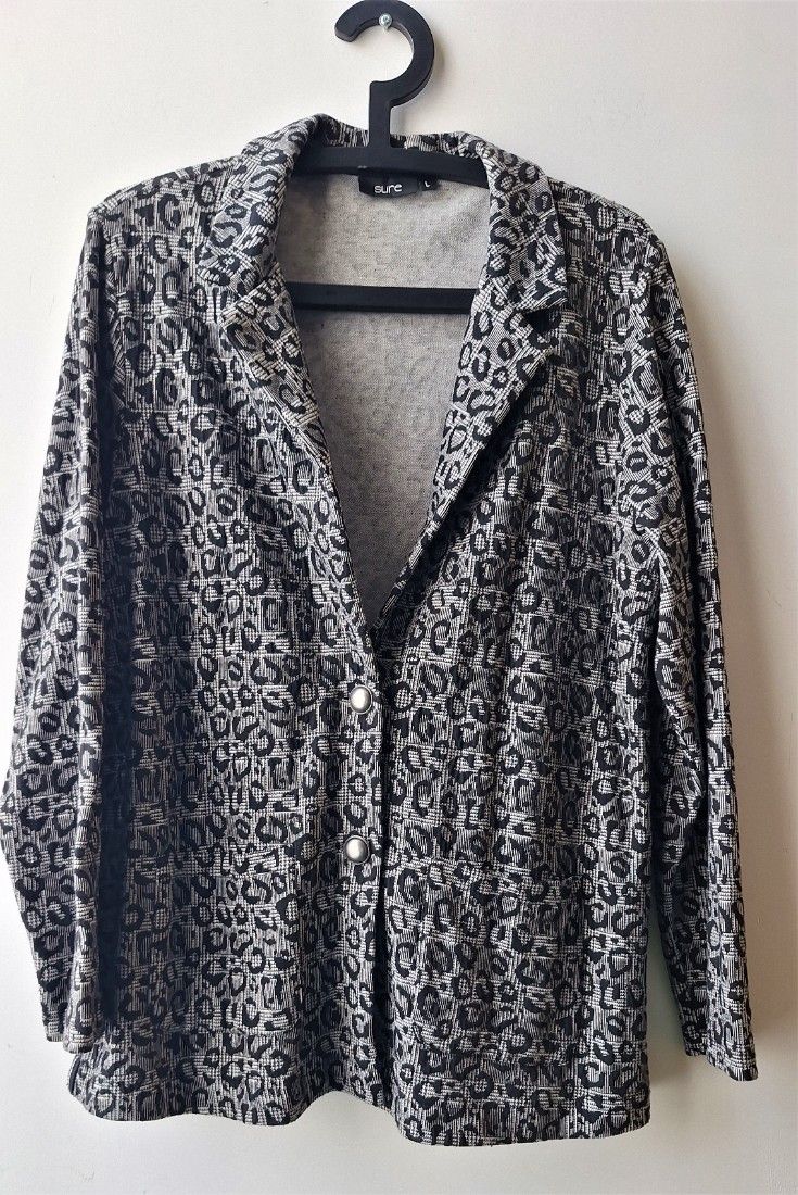 Jacheta gri leopard print cu banda lateralaa argintie