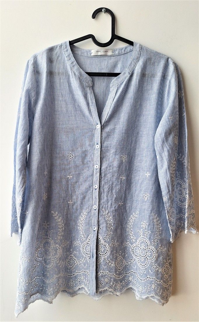 Bluza bleu cu broderie