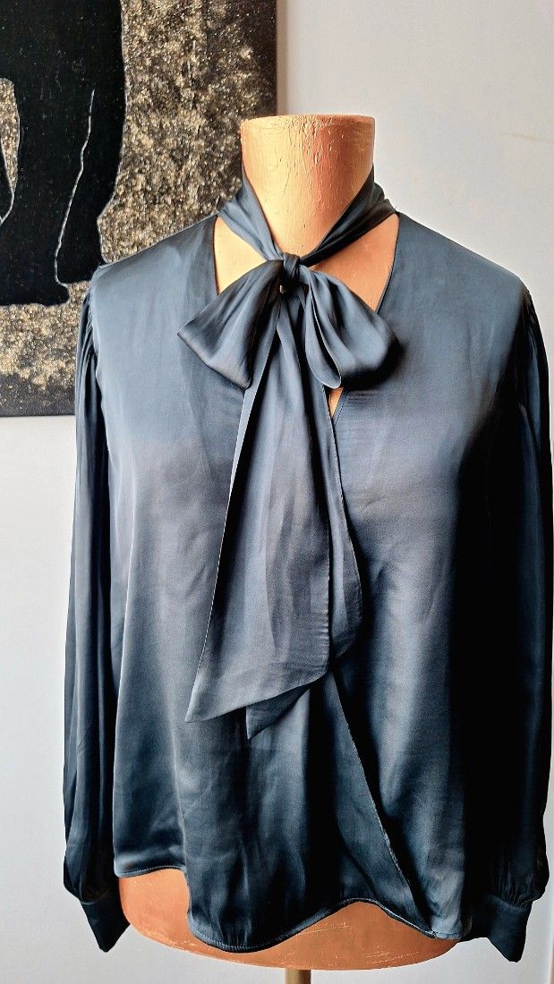 Bluza eleganta cu panglici