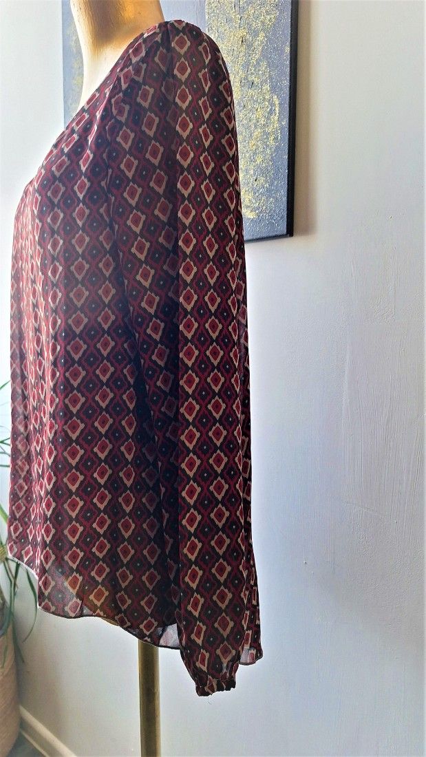 Bluza rosu burgundy cu imprimeu geometric