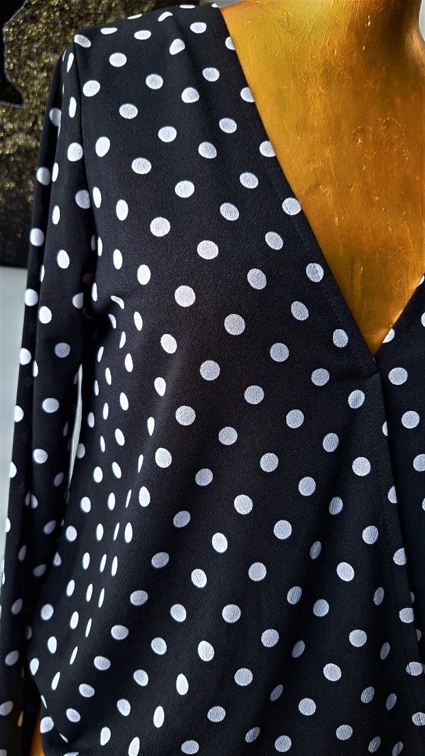 Body negru cu buline albe