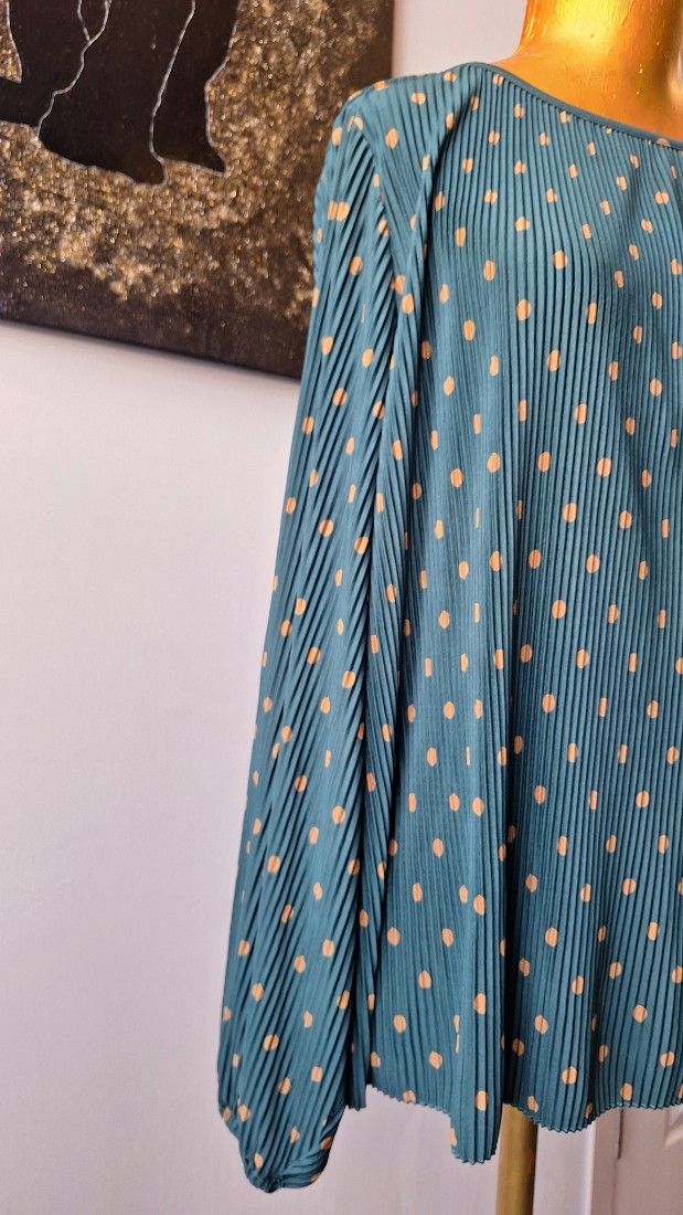 Bluza eleganta, verde cu buline aurii