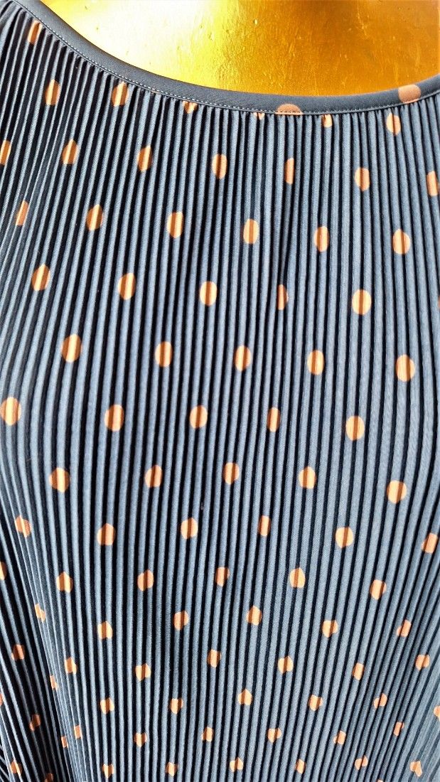 Bluza eleganta, verde cu buline aurii