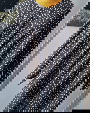 Bluza de primavara neagra cu buline albe si mâneci ¾