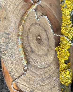 Colier din lantisor foarte fin din argint 925 si opal de foc etiopian natural