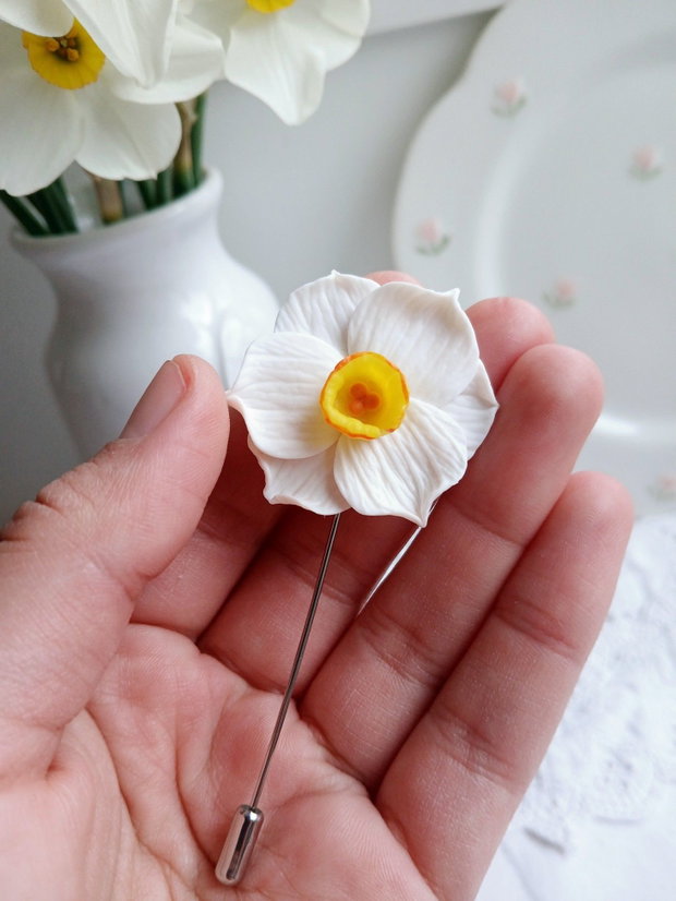 Broșă Narcisă