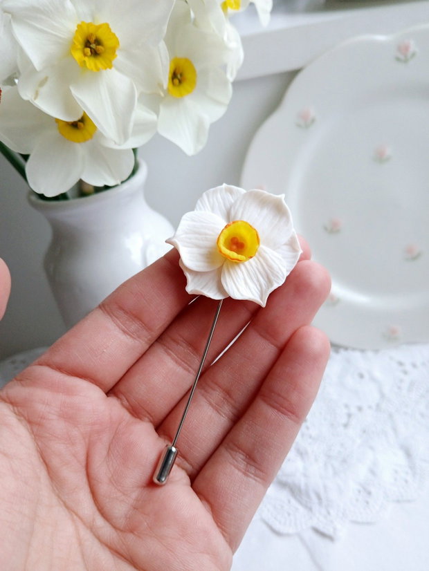 Broșă Narcisă