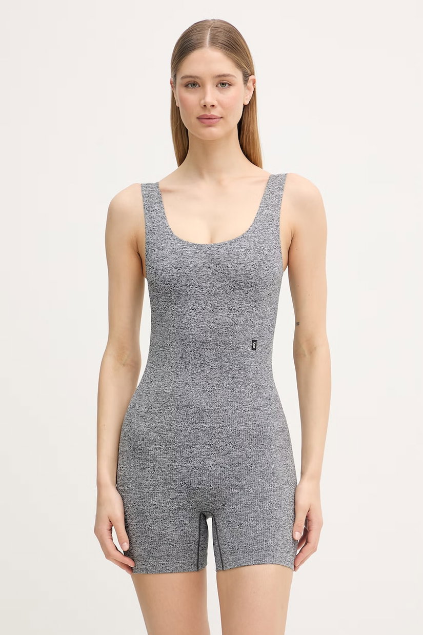 On salopetă sport pentru femei Studio