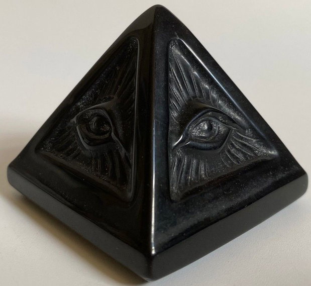 Obsidian - Piramida piatra semipretioasa
