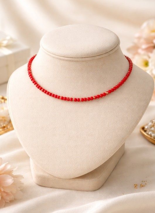 Choker rosu cu accente aurii