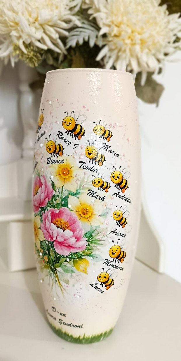 Vaza personalizata cu bujori si albinute