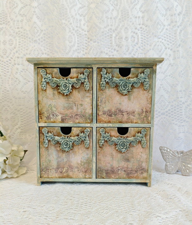 Cutie dulăpior -Vintage Chic