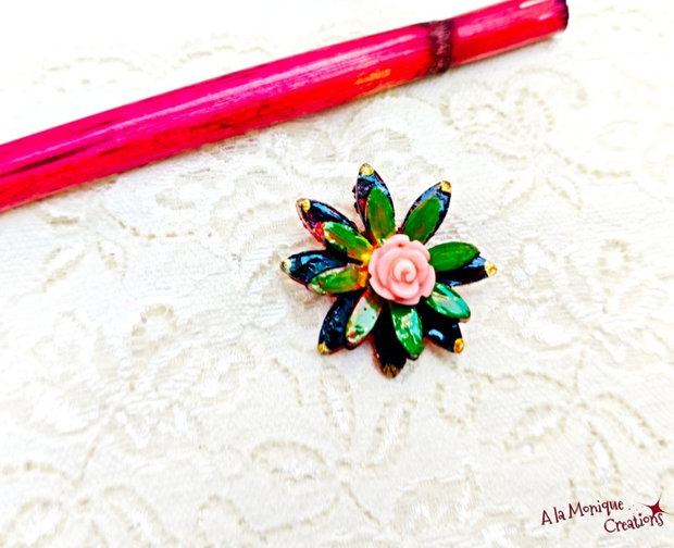 Brosa floare cu coral roz