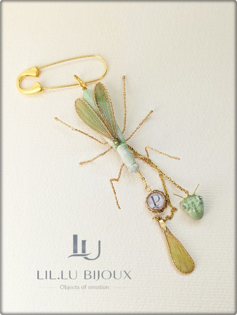 Broșa Mantis cu elemente detașabile