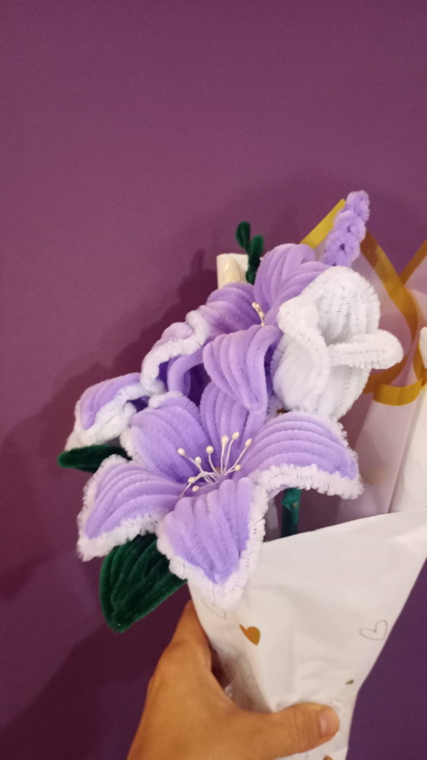 Buchet lila