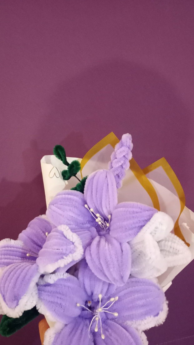 Buchet lila