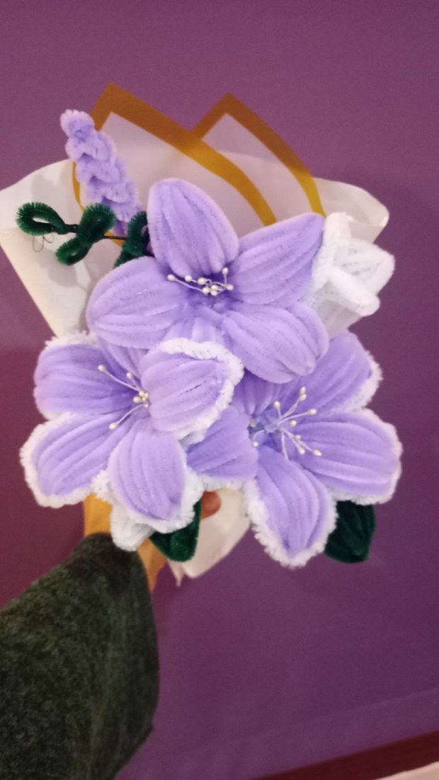 Buchet lila