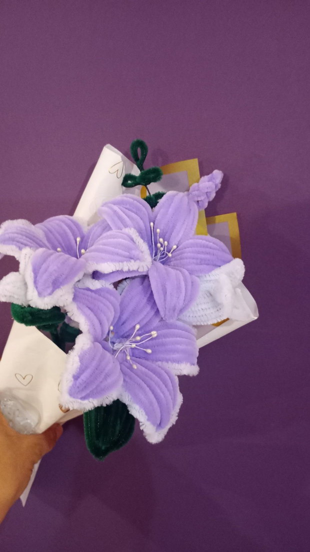 Buchet lila