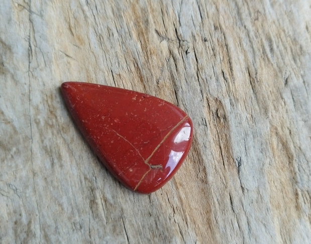 Cabochon jasp rosu, 35x23 mm
