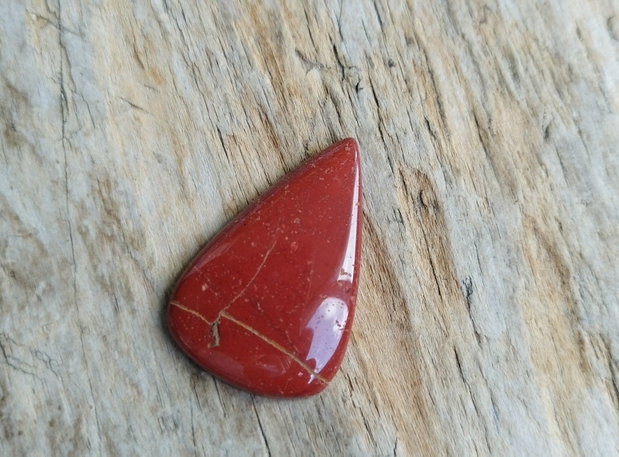 Cabochon jasp rosu, 35x23 mm