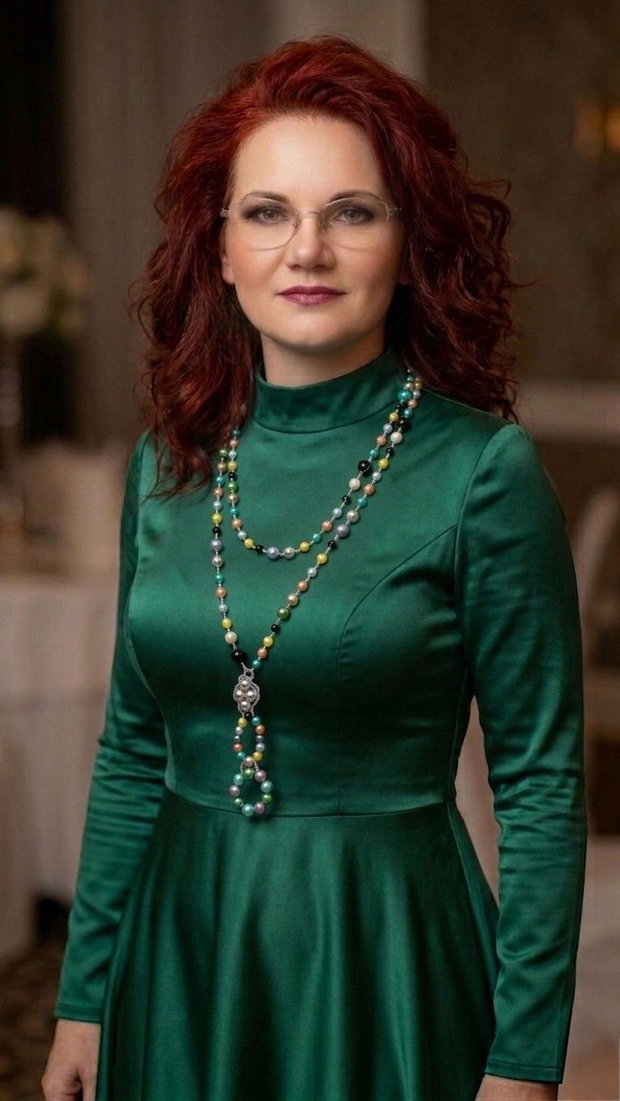 Colier Statement Joyful Elegance Perle Multicolore și Detalii Artizanale Lucrate Manual