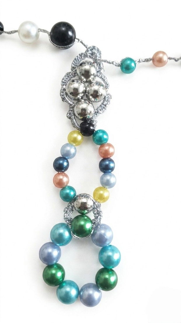 Colier Statement Joyful Elegance Perle Multicolore și Detalii Artizanale Lucrate Manual