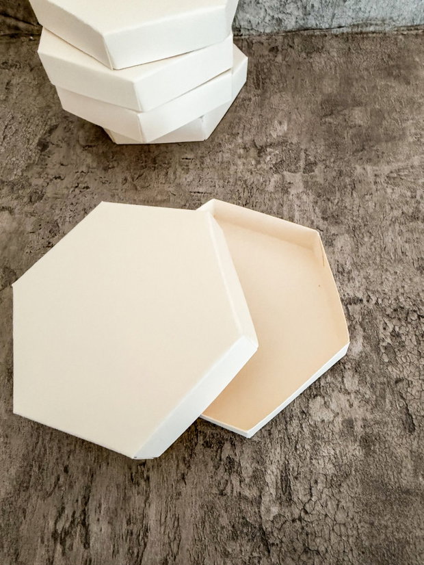 Cutie hexagonala Ivory