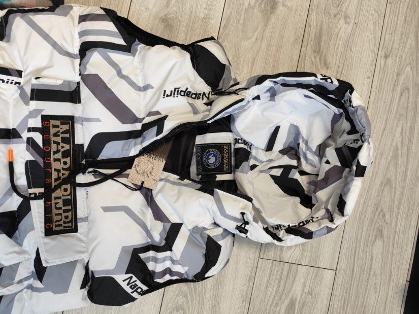 Vesta Napapijri model 2026