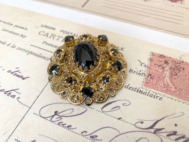 Brosa decorativa cu piatra neagra・Brosa vintage filigranata・Brosa fabuloasa