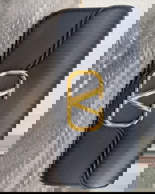 Valentino Garavani VLogo Signature Loco geantă originală