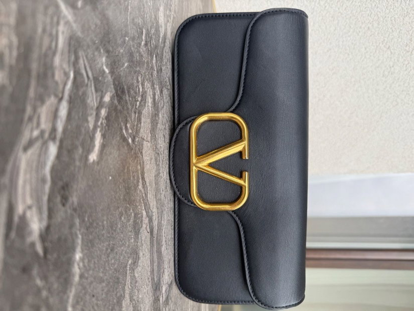 Valentino Garavani VLogo Signature Loco geantă originală