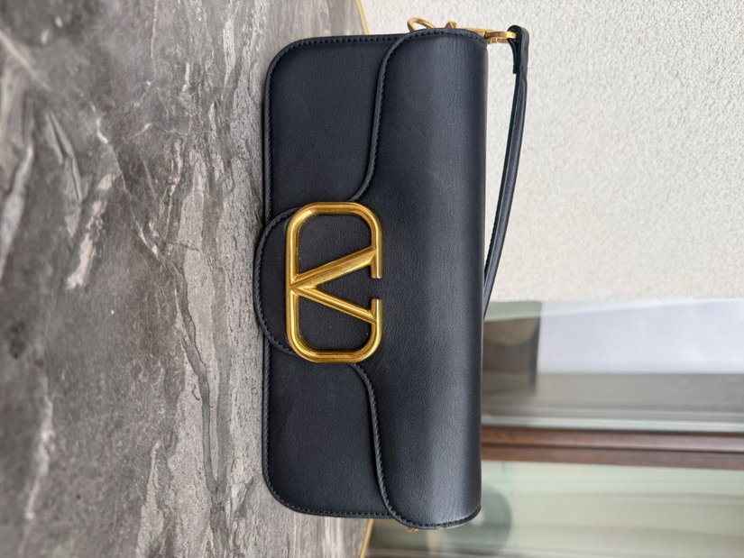 Valentino Garavani VLogo Signature Loco geantă originală