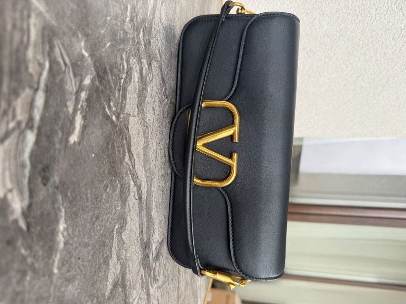 Valentino Garavani VLogo Signature Loco geantă originală