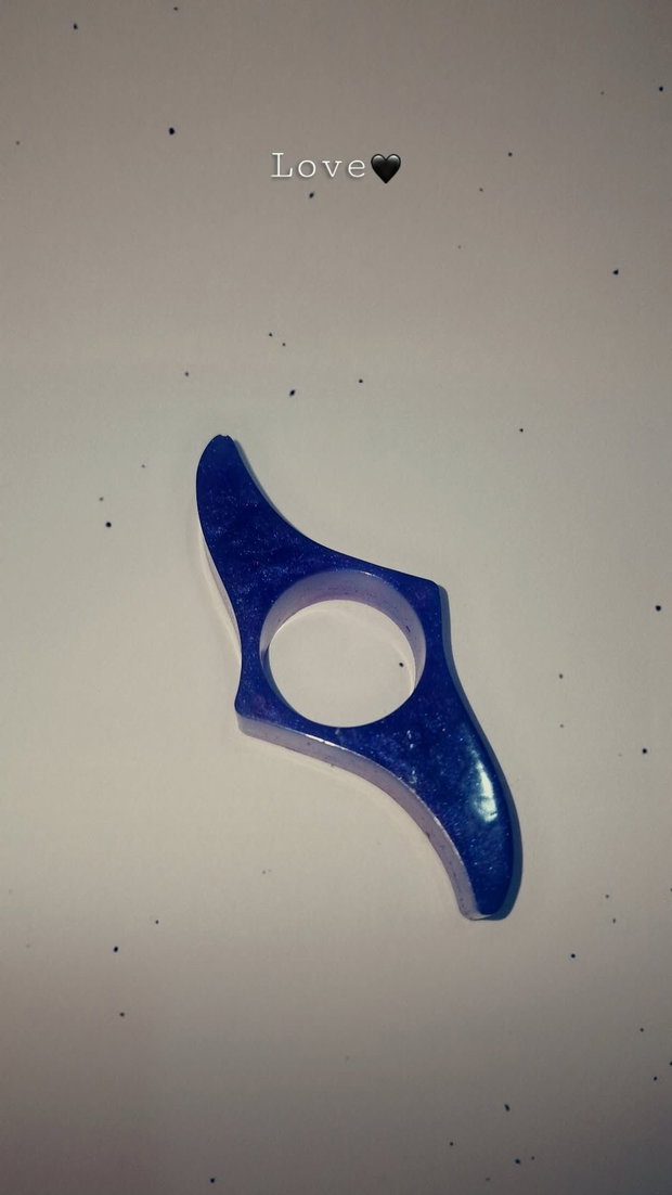 Suport pagini carte din rășină / Semn de carte inel handmade albastru cosmic