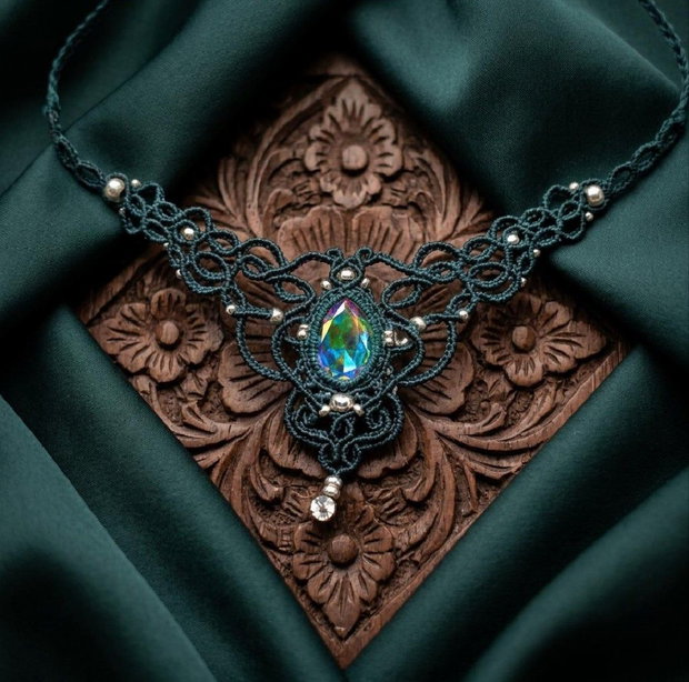 Colier Emerald Elegant Micromacrame cu Cristal Swarovski