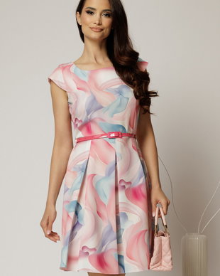 Rochie scurta roz in clos cu imprimeuri roz si bleu si curea in talie