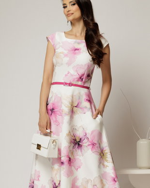 Rochie midi ivoar cu flori fucsia in clos cu buzunare si curea in talie