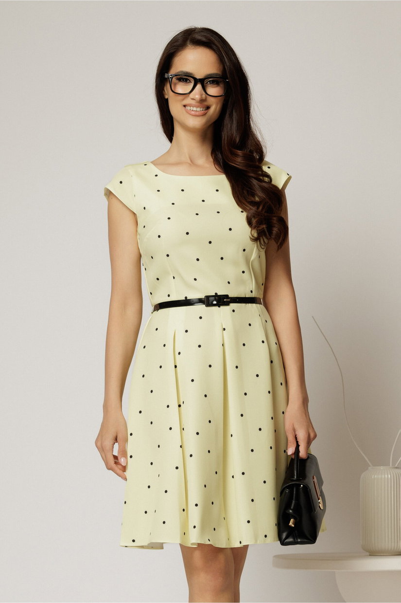 Rochie scurta galbena in clos cu buline si curtea in talie