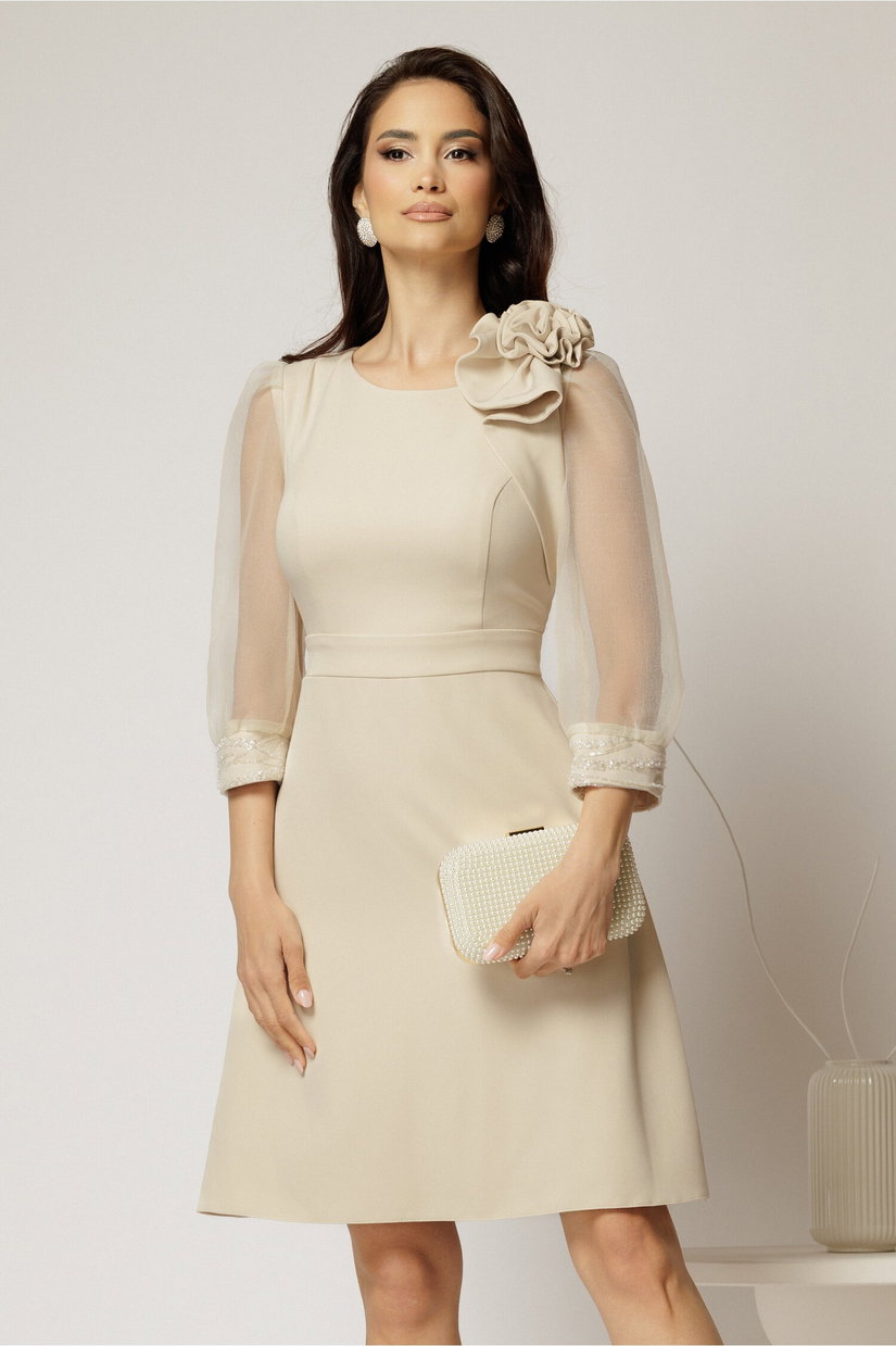 Rochie DY Fashion bej cu maneci din organza si detaliu floral