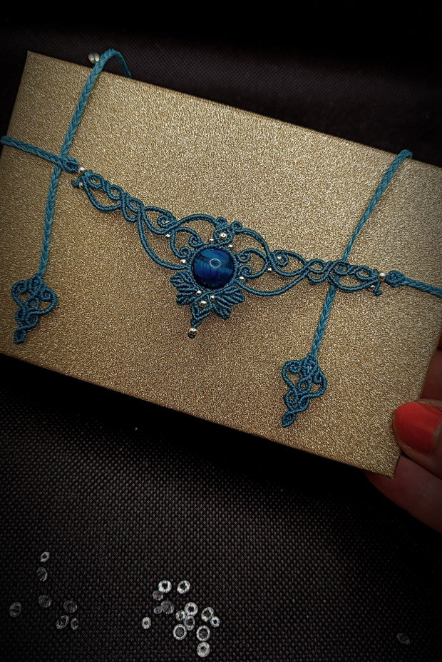 Choker frunze micromacrame ochi de tigru