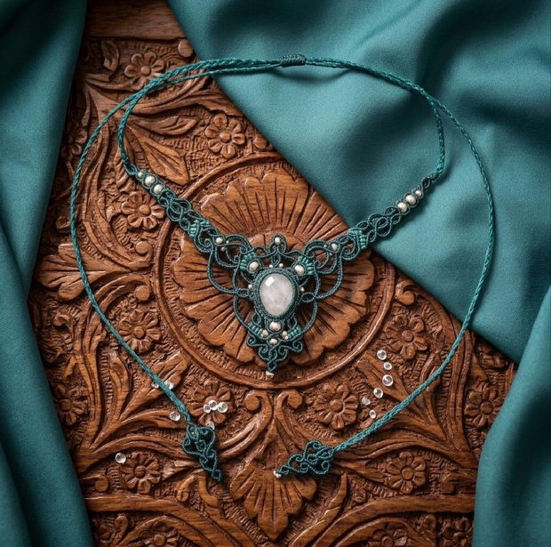 Colier Verde Elegant Medieval Princess Micromacrame Cuart