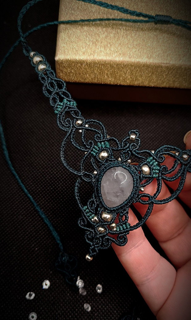 Colier Verde Elegant Medieval Princess Micromacrame Cuart