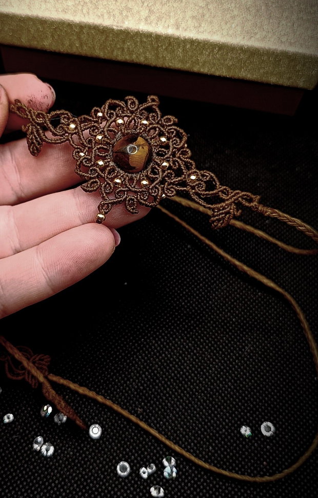 Colier Choker Mandala Micromacrame Ochi de tigru