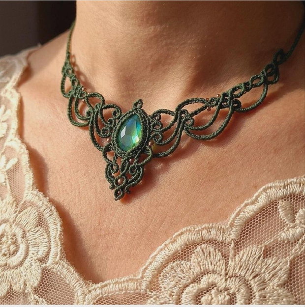 Colier verde Swarovski micromacrame