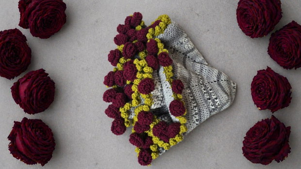 Pătură croșetată Buchet de Trandafiri