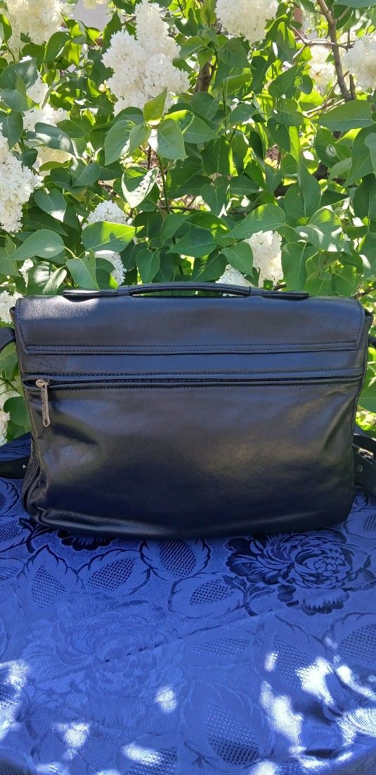 Servietă / Geantă business BREE  Piele naturală