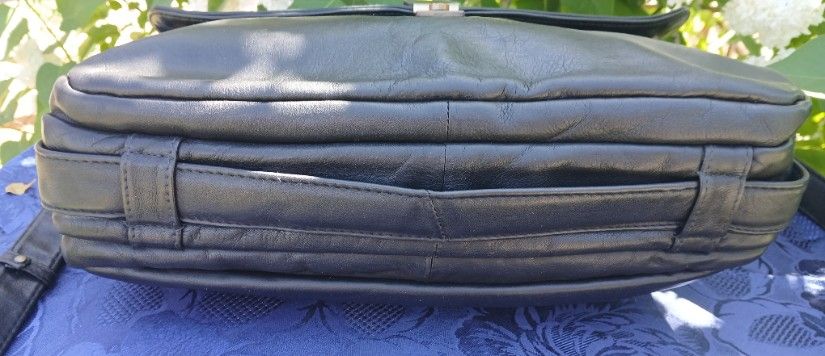 Servietă / Geantă business BREE  Piele naturală