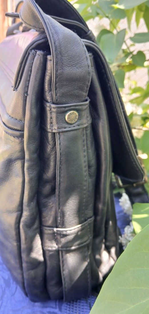 Servietă / Geantă business BREE  Piele naturală