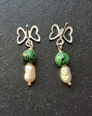 Cercei ruby in zoisite/perle de cultura, otel inoxidabil