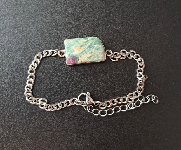 Bratara ruby in fuchsite